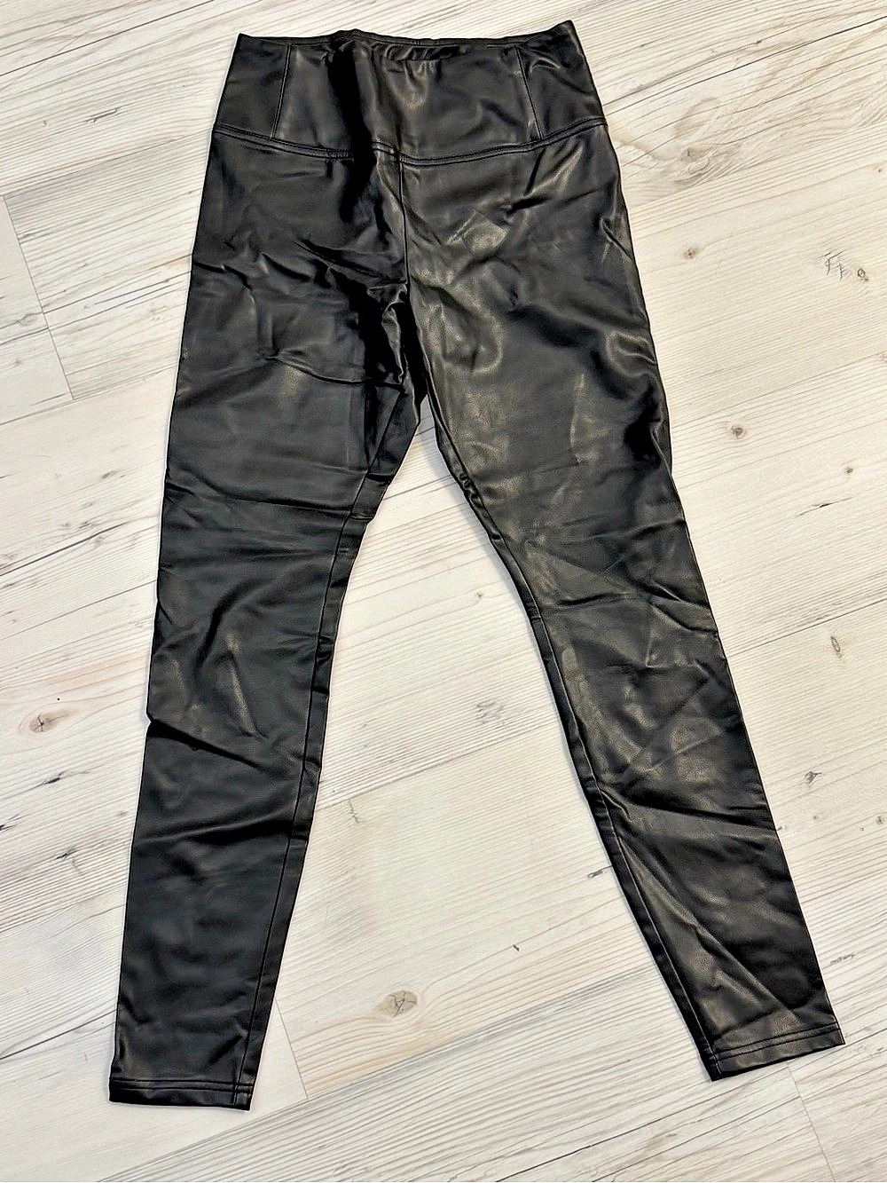 Fahsyvee Black Faux-Leather Skinny Pants Size Medium